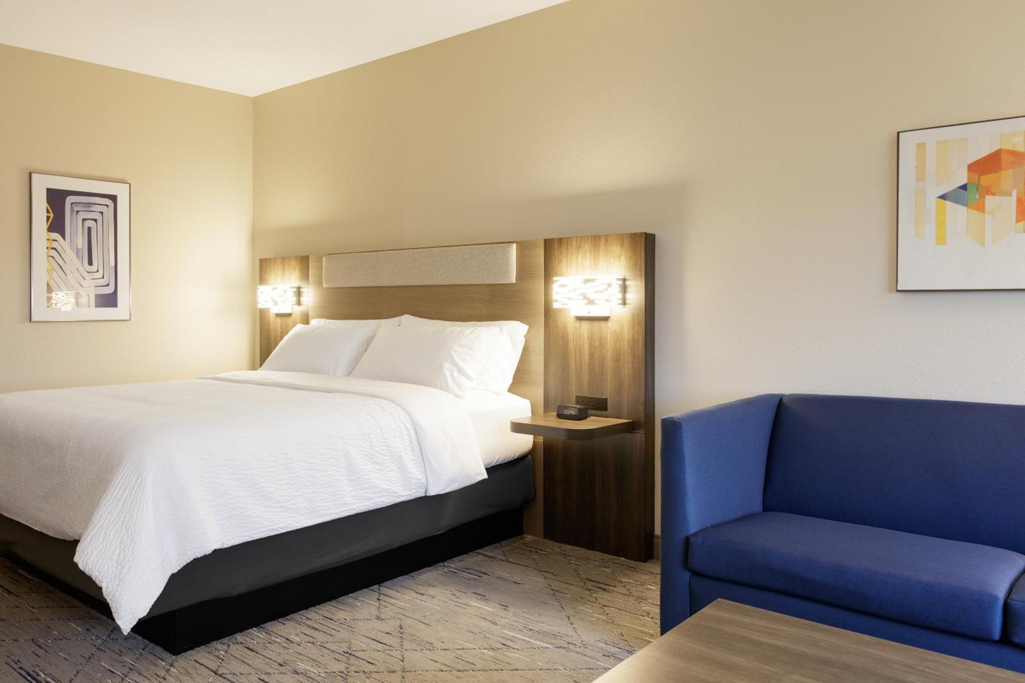 Holiday Inn Express & Suites Ripley By Ihg Екстериор снимка